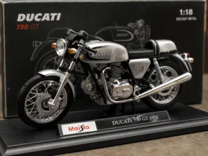 Maisto Ducati 750 GT 1971 1:18
